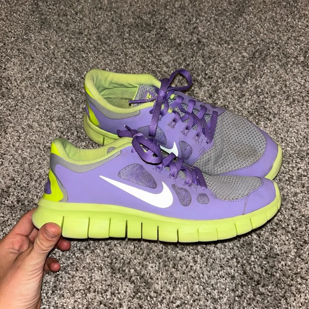 NIKE free run 5.0 neon running shoes purple and yellow - Picture 3 of 7